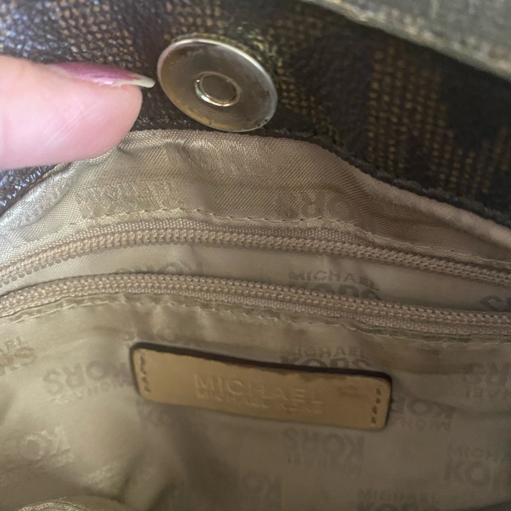 Michael Kors cross body purse